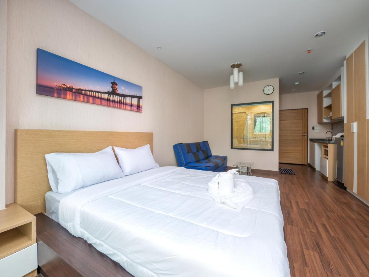 Naithon Beachfront Condotel Bagian luar foto