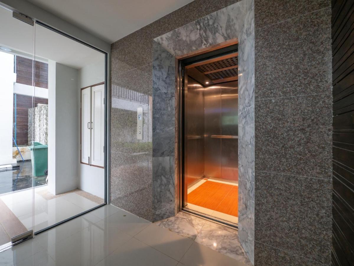 Naithon Beachfront Condotel Bagian luar foto